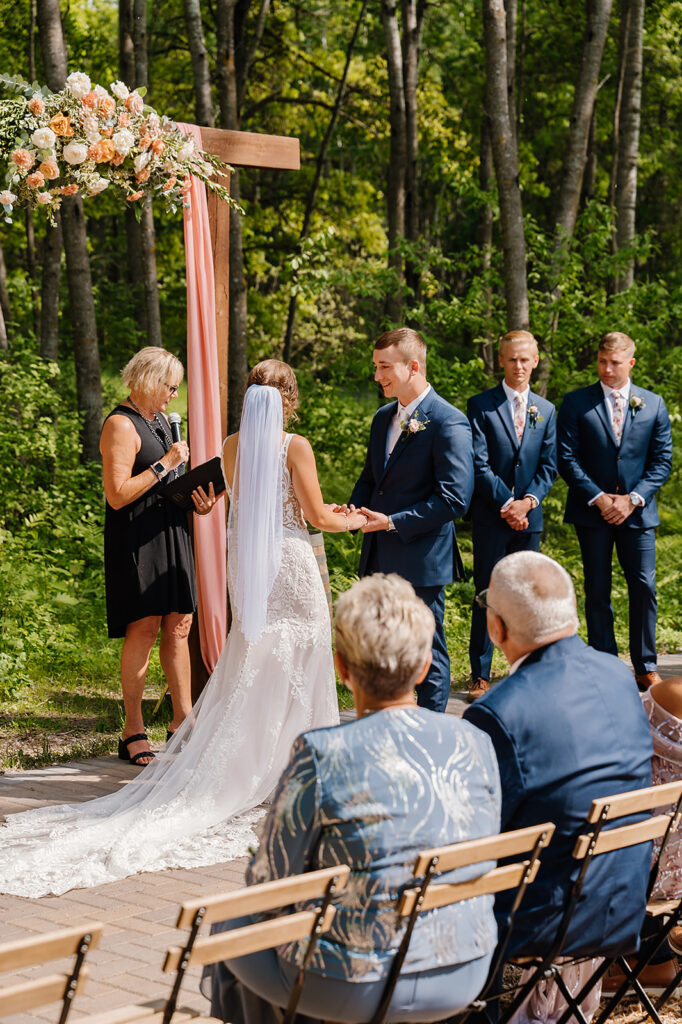 bride and groom Minnesota wedding ceremony