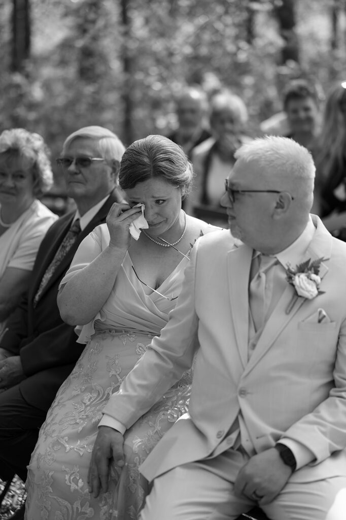 candid moments of emotional guests during the wedding ceremony