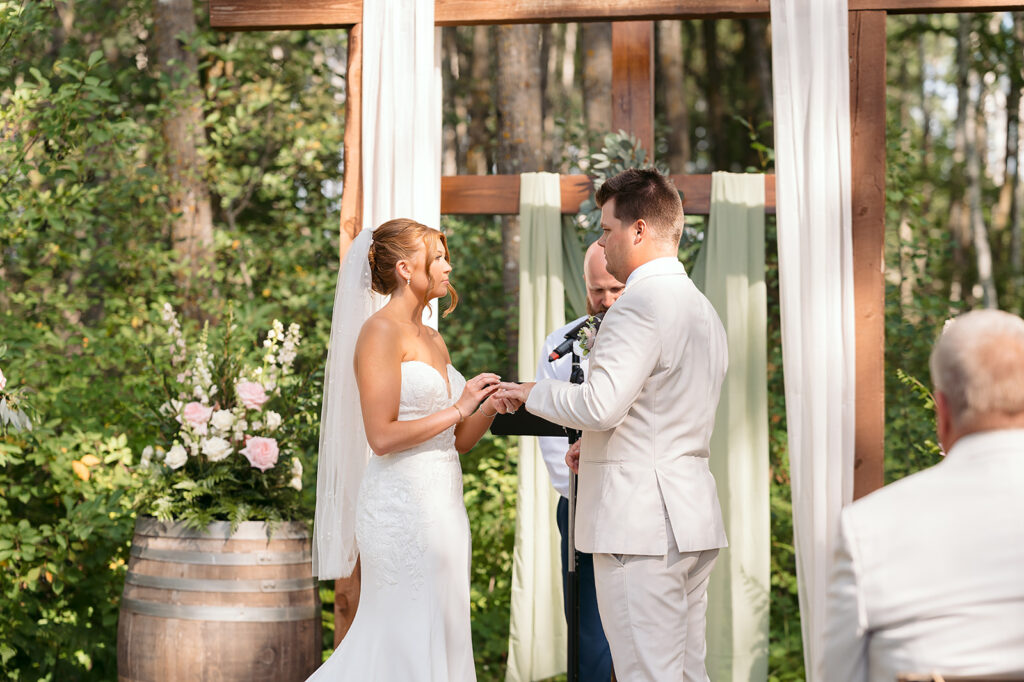 outdoor wedding ceremony at the bluebelle event venue