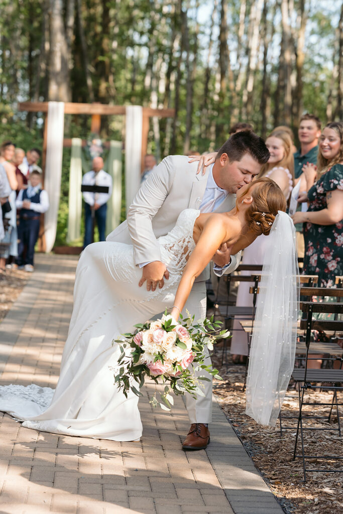outdoor wedding ceremony at the bluebelle event venue