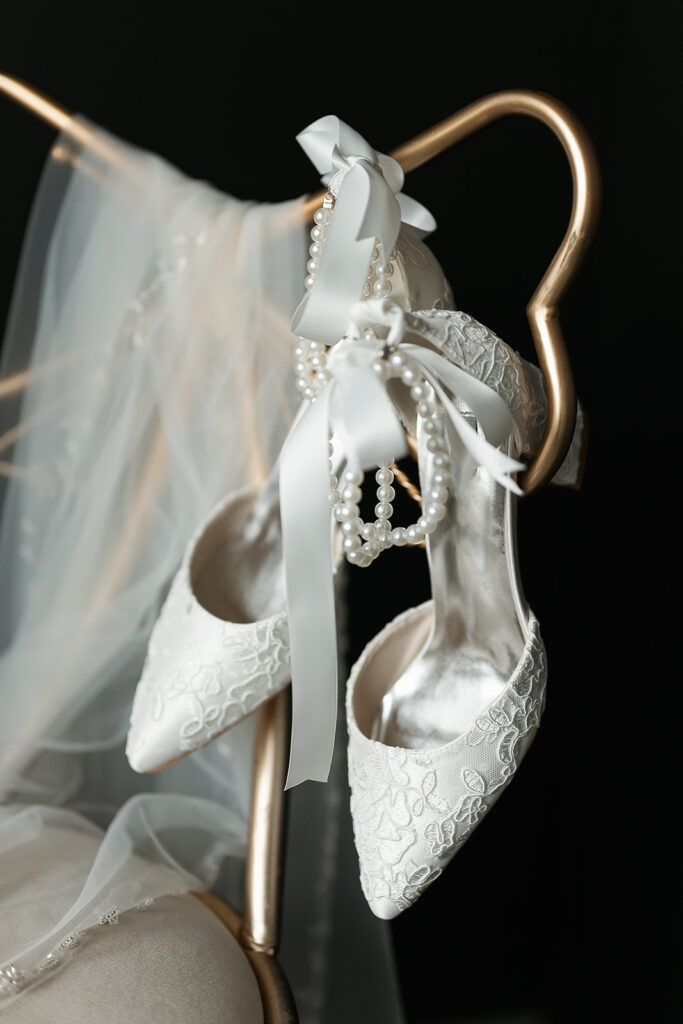 bride black and white wedding details