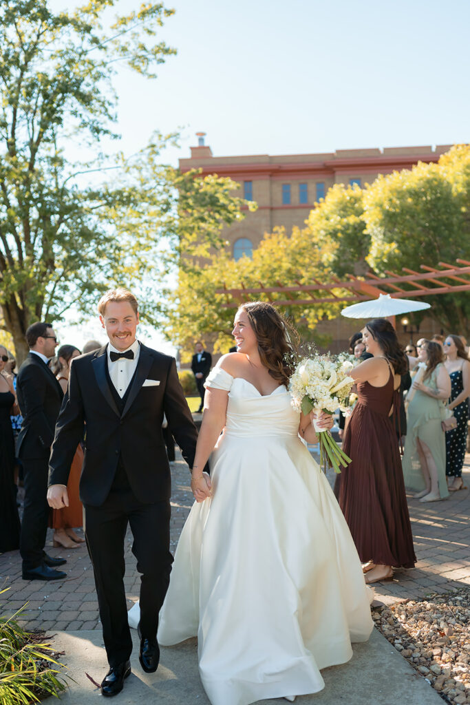 outdoor courthouse wedding ceremony at Beltrami County Courthouse