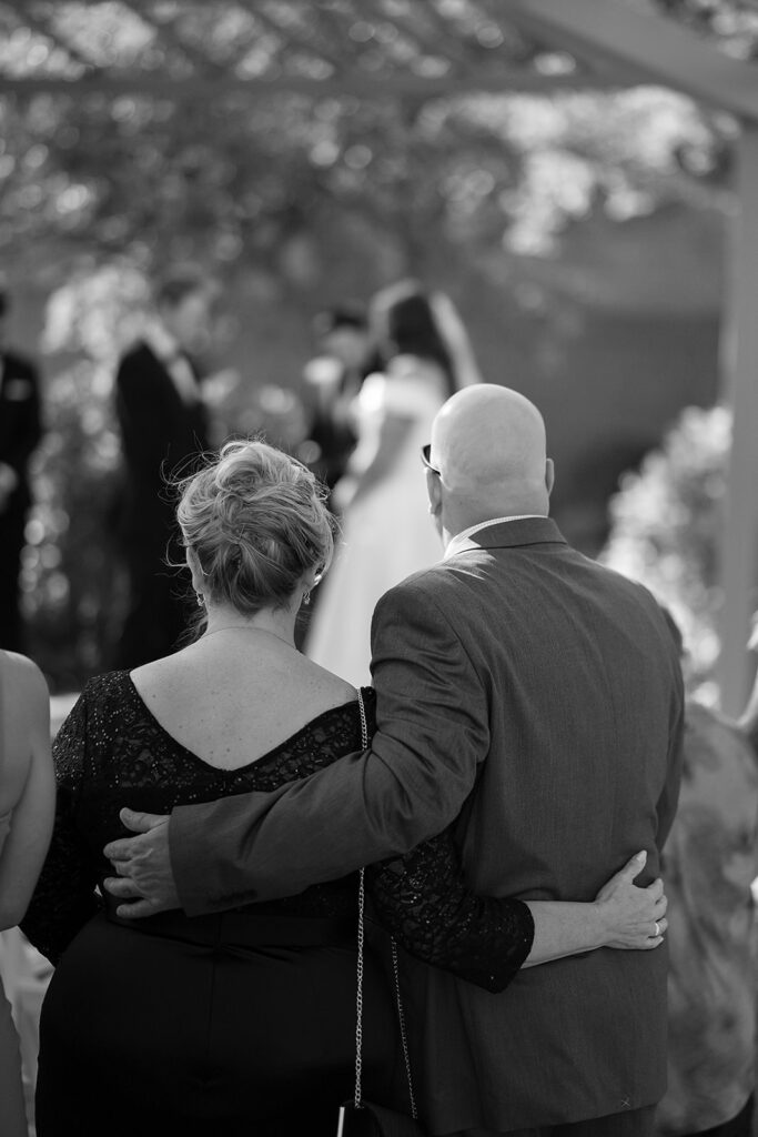 outdoor courthouse wedding ceremony at Beltrami County Courthouse